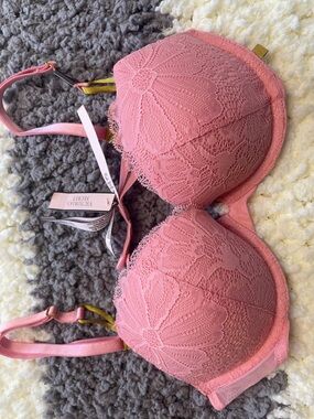 NWT Victoria's Secret Pink Lace Push-Up Bra